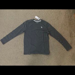 Boys- Gray Abercrombie Long Sleeve t-shirt
